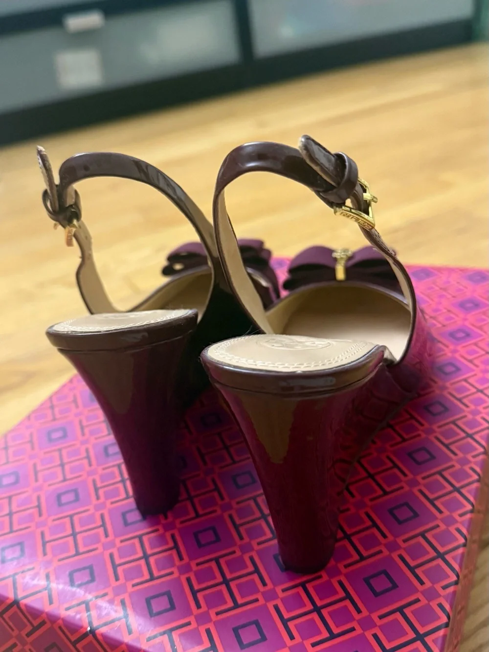 Tory Burch Patent Burgundy Slingback Pumps Wedge with Grosgrain Bow